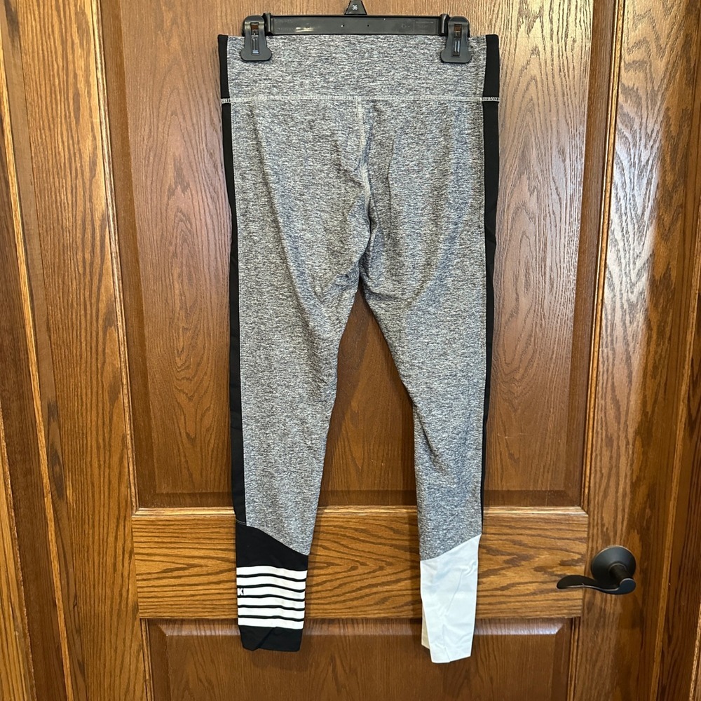 PINK Victoria's Secret Ultimate Yoga Leggings Gray Black White Stripe Ankle - Picture 3 of 4